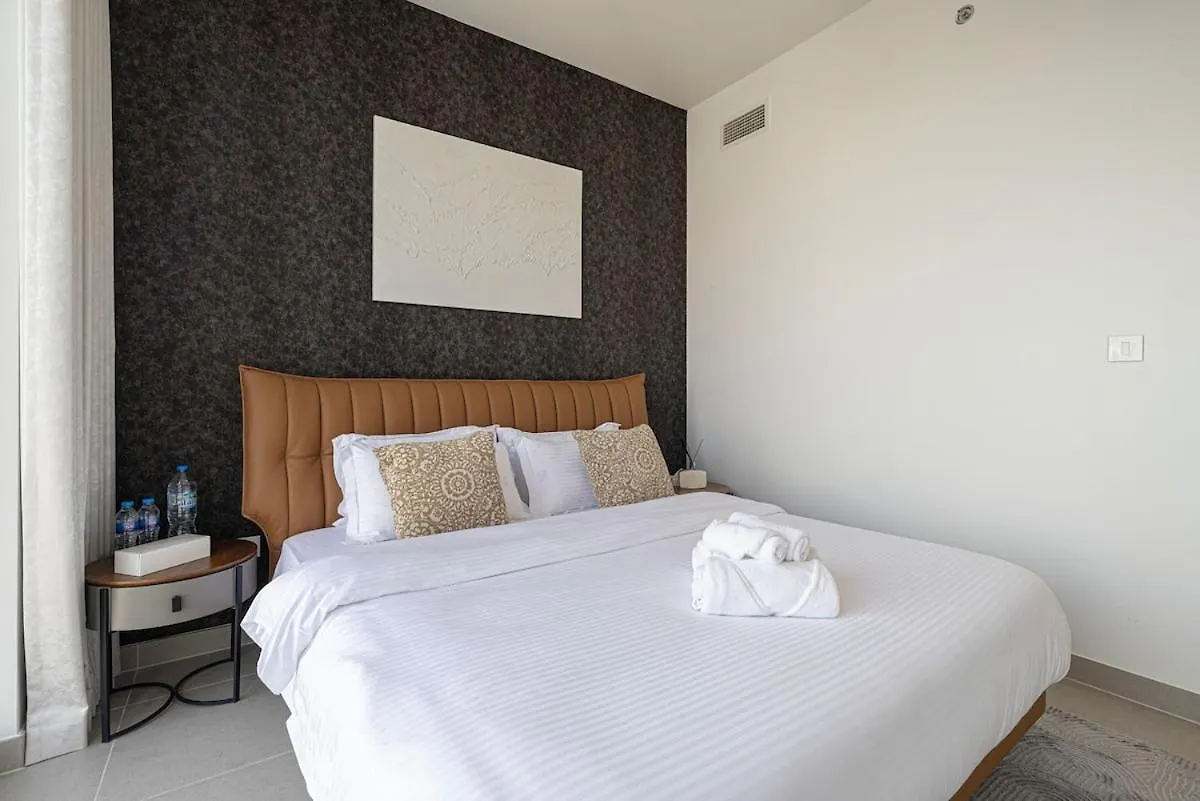 Downtown Dubai 4Br High-Floor Luxury That Sleeps 9