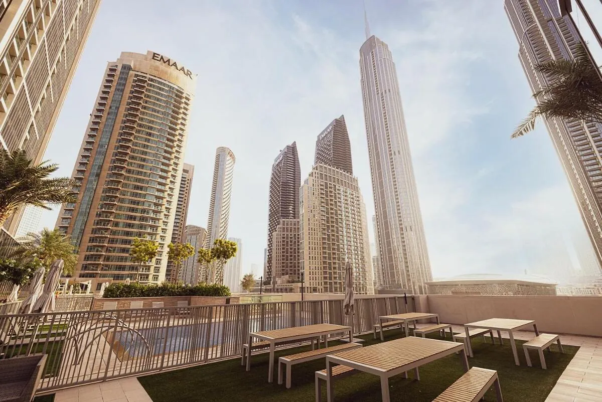 Downtown Dubai 4Br High-Floor Luxury That Sleeps 9 Apartment