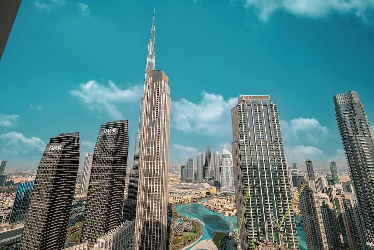 Downtown Dubai 4Br High-Floor Luxury That Sleeps 9