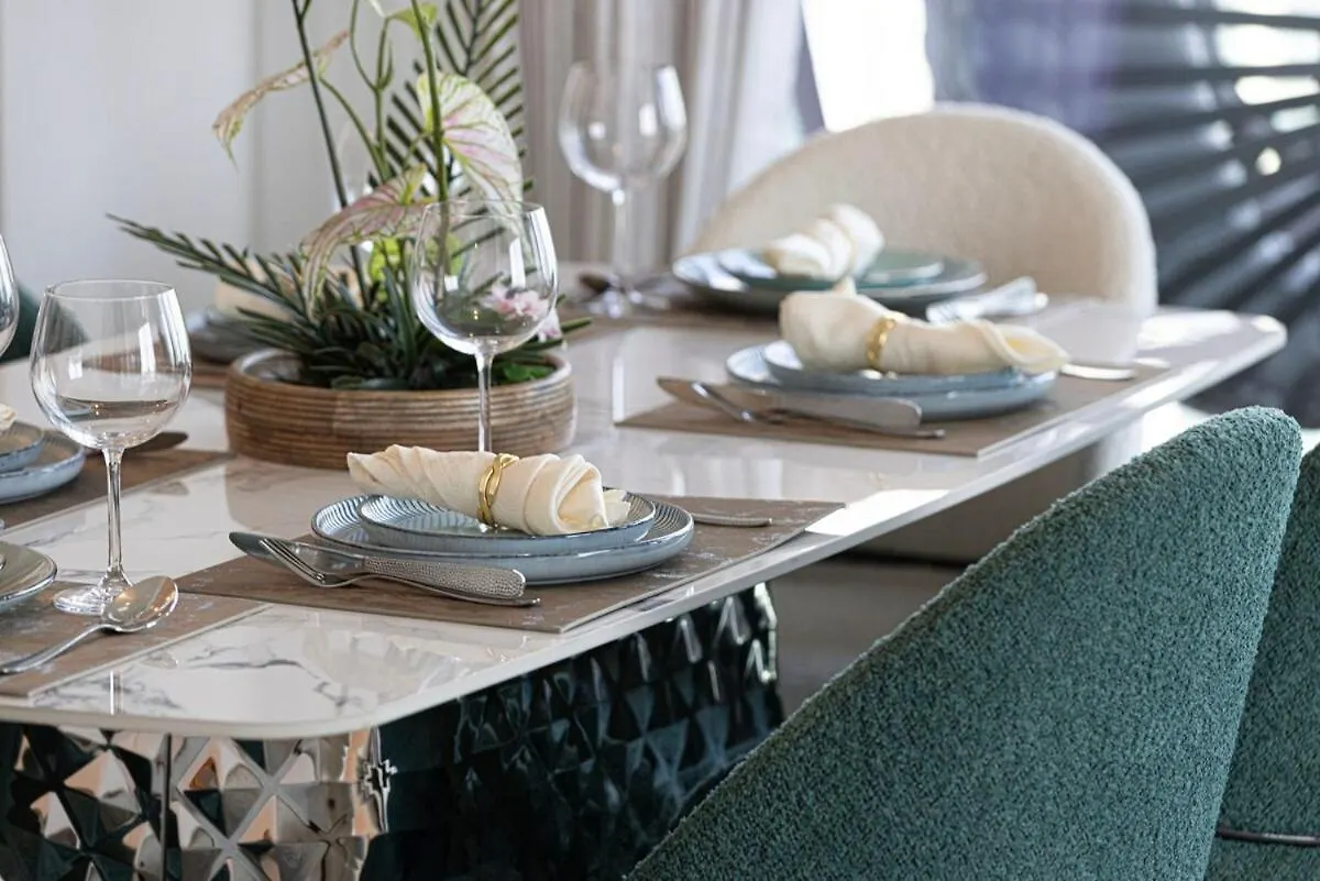 Apartment Downtown Dubai 4Br High-Floor Luxury That Sleeps 9