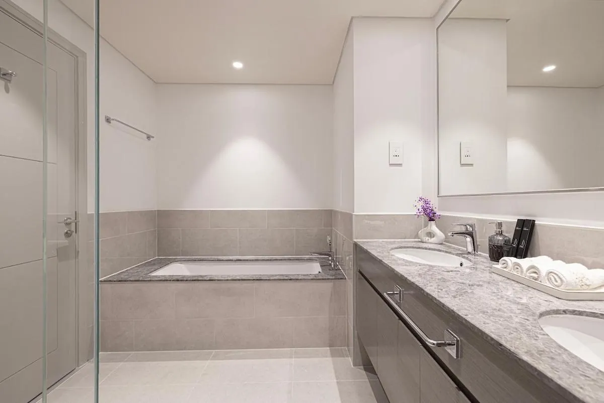 Apartment Downtown Dubai 4Br High-Floor Luxury That Sleeps 9